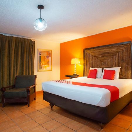 Oyo Hotel Hacienda Don Luis, Rosarito Exterior foto A typical room at the hotel