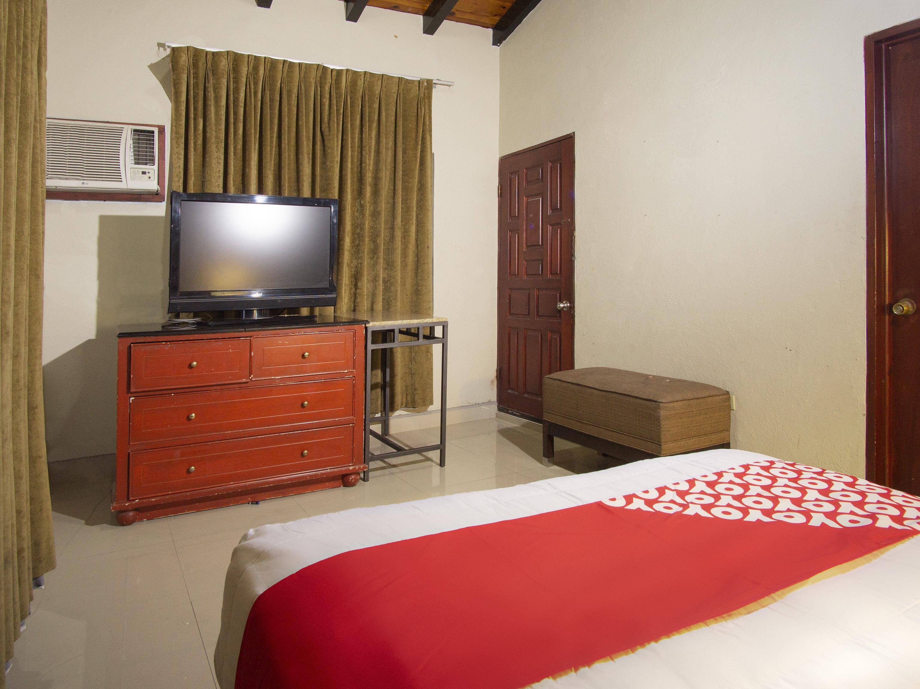 Oyo Hotel Hacienda Don Luis, Rosarito Exterior foto A typical room at the hotel