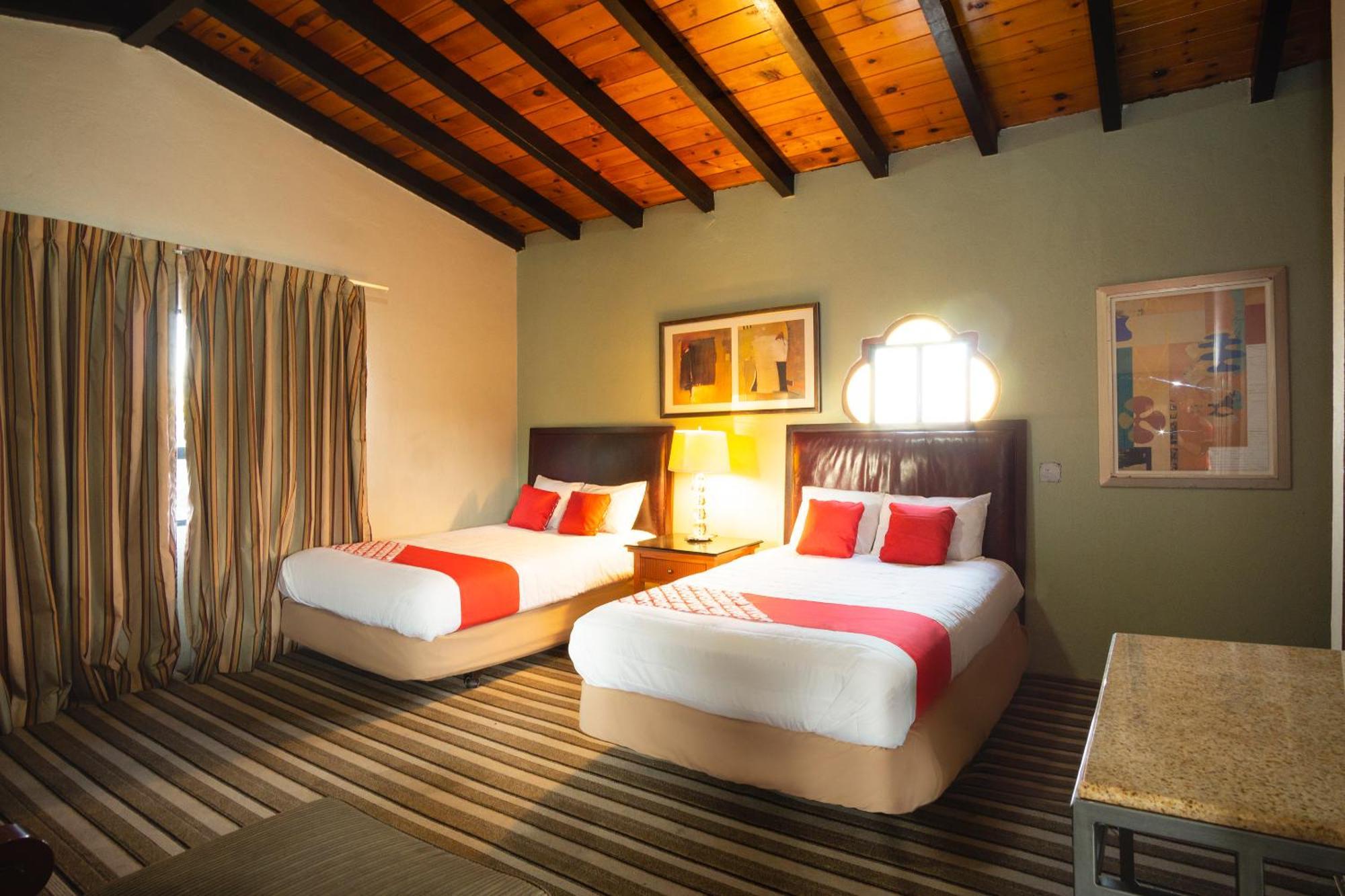 Oyo Hotel Hacienda Don Luis, Rosarito Exterior foto A typical room at the hotel
