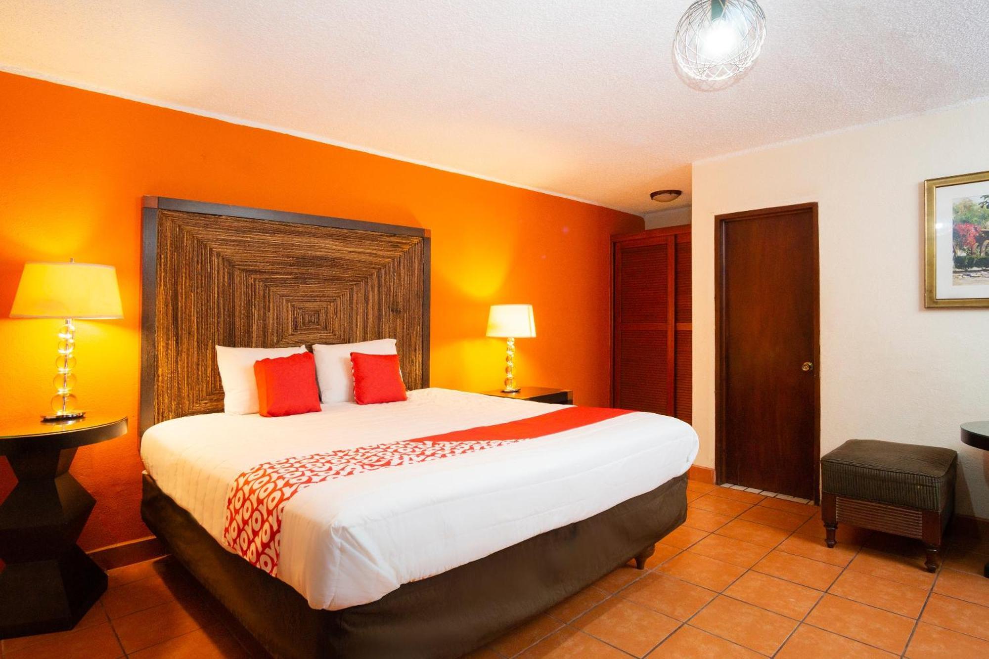 Oyo Hotel Hacienda Don Luis, Rosarito Exterior foto A typical hotel room