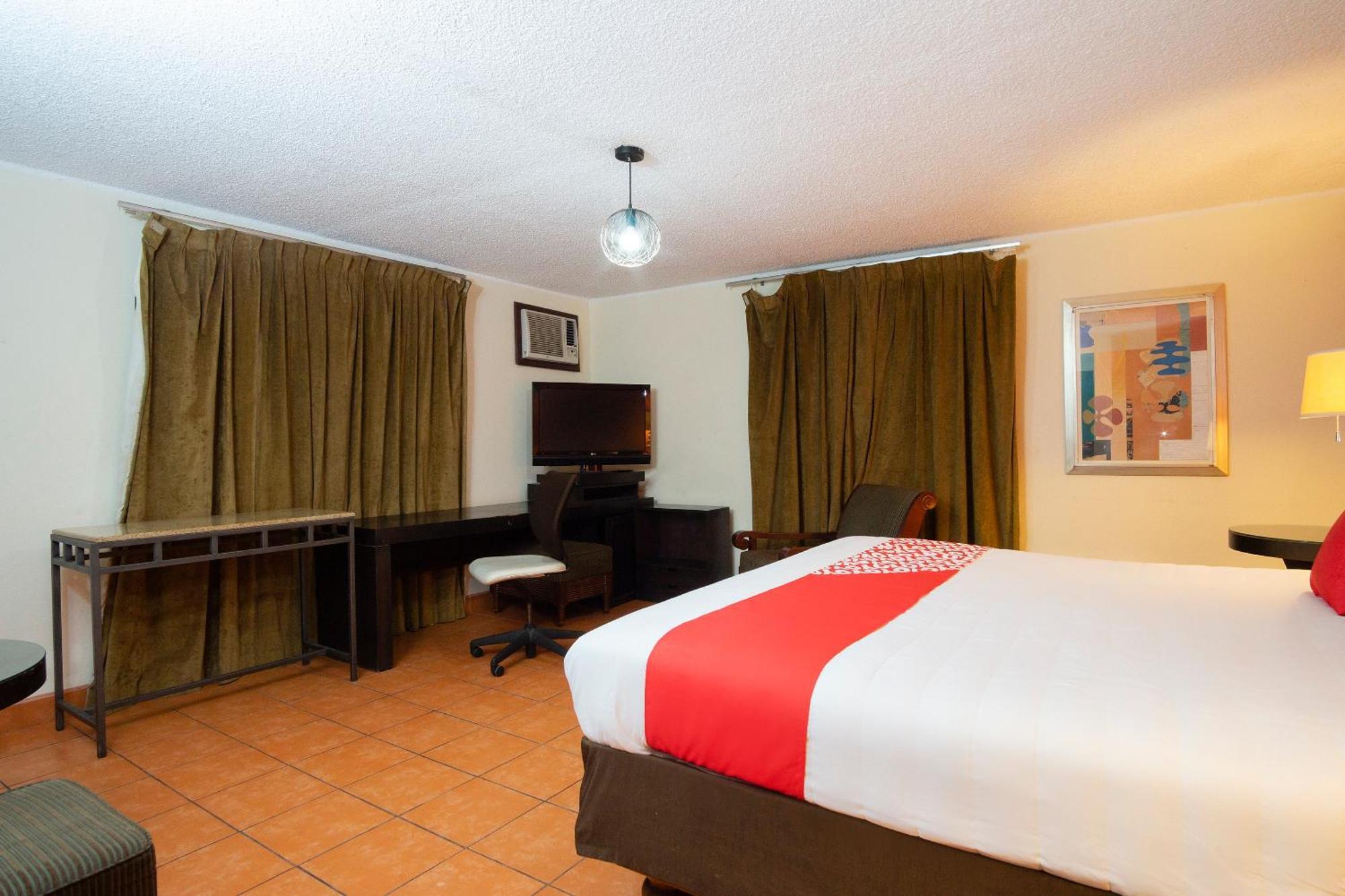 Oyo Hotel Hacienda Don Luis, Rosarito Exterior foto A typical room at the hotel